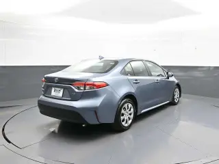 Toyota Corolla 2025 LE 4p Sedan