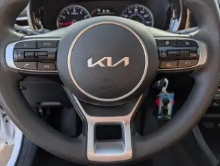 Kia K5 2022 LX sedán de 4 puertas