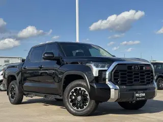 Toyota Tundra 2024 4x4 SR5 4dr CrewMax Cab Pickup SB