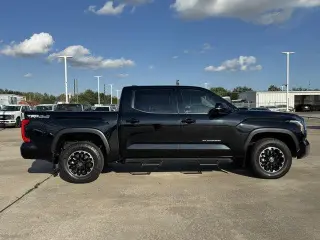 Toyota Tundra 2024 4x4 SR5 4dr CrewMax Cab Pickup SB