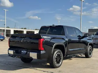 Toyota Tundra 2024 4x4 SR5 4dr CrewMax Cab Pickup SB