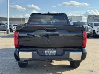 Toyota Tundra 2024 4x4 SR5 4dr CrewMax Cab Pickup SB