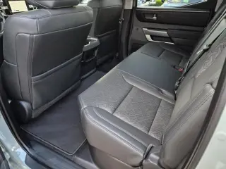 Toyota Tundra 2022 4x4 SR5 4dr CrewMax Cab Pickup SB