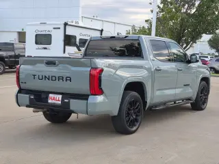 Toyota Tundra 2022 4x4 SR5 4dr CrewMax Cab Pickup SB