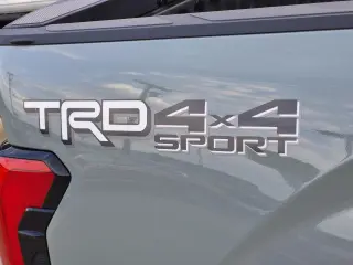 Toyota Tundra 2022 4x4 SR5 4dr CrewMax Cab Pickup SB