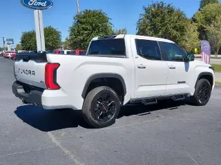 Toyota Tundra 2024 4x4 SR5 4dr CrewMax Cab Pickup SB