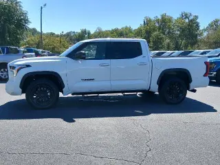 Toyota Tundra 2024 4x4 SR5 4dr CrewMax Cab Pickup SB