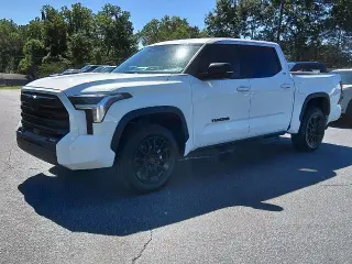 Toyota Tundra 2024 4x4 SR5 4dr CrewMax Cab Pickup SB
