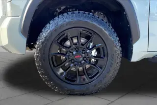 Toyota Tundra 2024 4x4 SR5 4p Puerta CrewMax Cabina Pickup SB
