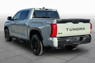 Toyota Tundra 2024 4x4 SR5 4p Puerta CrewMax Cabina Pickup SB