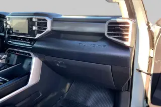 Toyota Tundra 2024 4x4 SR5 4p Puerta CrewMax Cabina Pickup SB