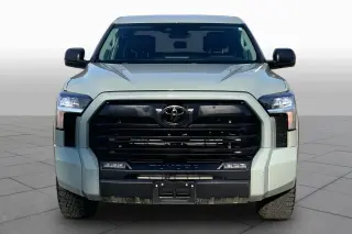 Toyota Tundra 2024 4x4 SR5 4p Puerta CrewMax Cabina Pickup SB