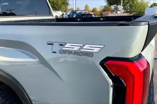 Toyota Tundra 2024 4x4 SR5 4p Puerta CrewMax Cabina Pickup SB