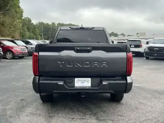 Toyota Tundra 2025 4x4 SR 4dr CrewMax Cab Pickup SB