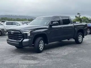 Toyota Tundra 2025 4x4 SR 4dr CrewMax Cab Pickup SB