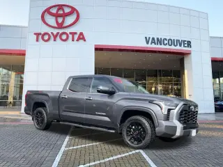 Toyota Tundra 2022 4x4 Limited 4dr CrewMax Cab Pickup LB