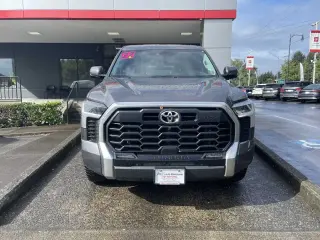 Toyota Tundra 2022 4x4 Limited 4dr CrewMax Cab Pickup LB