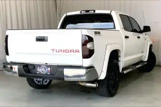 Toyota Tundra 2014 4x2 SR5 4dr CrewMax Cab Pickup SB (5.7L V8)