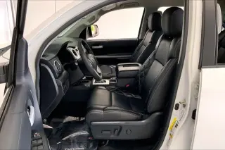 Toyota Tundra 2014 4x2 SR5 4dr CrewMax Cab Pickup SB (5.7L V8)