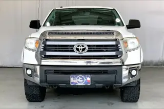 Toyota Tundra 2014 4x2 SR5 4dr CrewMax Cab Pickup SB (5.7L V8)