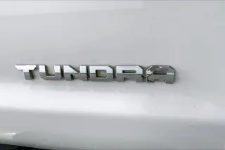 Toyota Tundra 2014 4x2 SR5 4dr CrewMax Cab Pickup SB (5.7L V8)