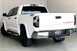 Toyota Tundra 2014 4x2 SR5 4dr CrewMax Cab Pickup SB (5.7L V8)