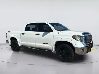 Toyota Tundra 2018 4x2 SR5 4dr CrewMax Cab Pickup SB (4.6L V8)
