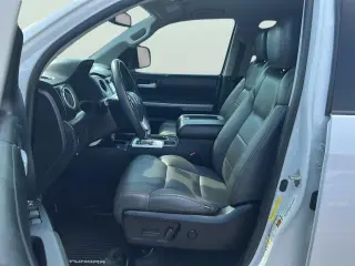 Toyota Tundra 2018 4x2 SR5 4dr CrewMax Cab Pickup SB (4.6L V8)