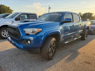 Toyota Tacoma 2017 4x4 TRD Sport 4 puertas Cabina doble 6.1 pies LB