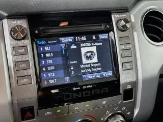 Toyota Tundra 2018 4x4 SR5 4dr CrewMax Cab Pickup SB (5.7L V8)