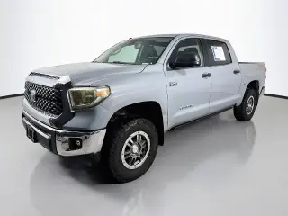 Toyota Tundra 2018 4x4 SR5 4dr CrewMax Cab Pickup SB (5.7L V8)