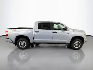Toyota Tundra 2018 4x4 SR5 4dr CrewMax Cab Pickup SB (5.7L V8)