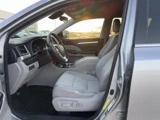 Toyota Highlander 2017 LE 4dr SUV (3.5L V6)