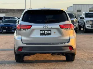 Toyota Highlander 2017 LE 4dr SUV (3.5L V6)