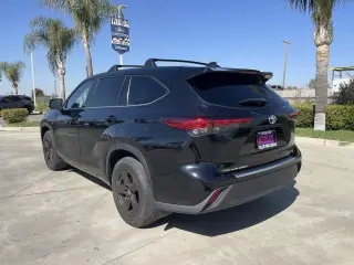 Toyota Highlander 2022 LE 4dr SUV