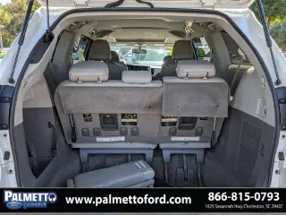 Toyota Sienna 2016 XLE 7-Pasajeros Asiento Automático de Acceso Mini-Van 4p