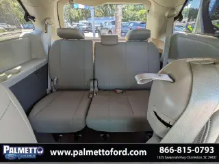 Toyota Sienna 2016 XLE 7-Pasajeros Asiento Automático de Acceso Mini-Van 4p