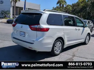 Toyota Sienna 2016 XLE 7-Pasajeros Asiento Automático de Acceso Mini-Van 4p