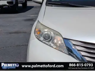 Toyota Sienna 2016 XLE 7-Pasajeros Asiento Automático de Acceso Mini-Van 4p