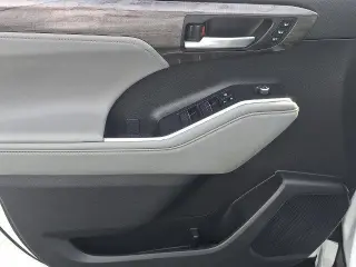 Toyota Highlander Hybrid 2023 AWD Limited 4dr SUV