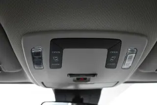 Toyota Sienna 2025 LE 8-Pasajeros 4p Mini-Van
