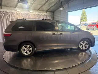 Toyota Sienna 2016 LE 7-Pasajeros Auto Access Asiento 4dr Mini-Van