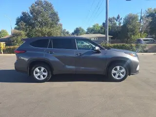 Toyota Highlander 2023 LE SUV de 4 puertas