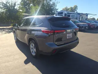 Toyota Highlander 2023 LE SUV de 4 puertas