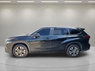 Toyota Highlander 2023 XLE 4p SUV