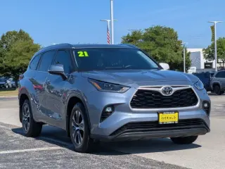 Toyota Highlander 2021 AWD XLE SUV 4 puertas