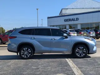 Toyota Highlander 2021 AWD XLE SUV 4 puertas