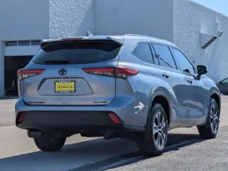 Toyota Highlander 2021 AWD XLE SUV 4 puertas
