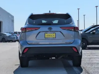Toyota Highlander 2021 AWD XLE SUV 4 puertas