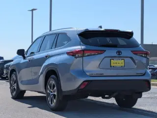 Toyota Highlander 2021 AWD XLE SUV 4 puertas